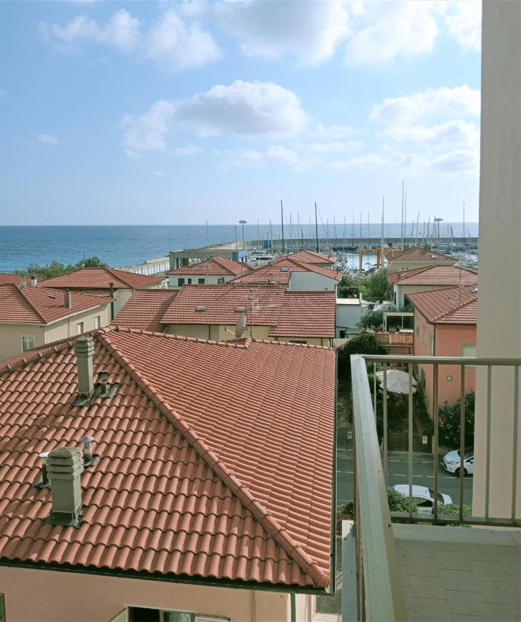 Appartamento A 50 Mt Dal Mare Rosignano Solvay Exterior photo