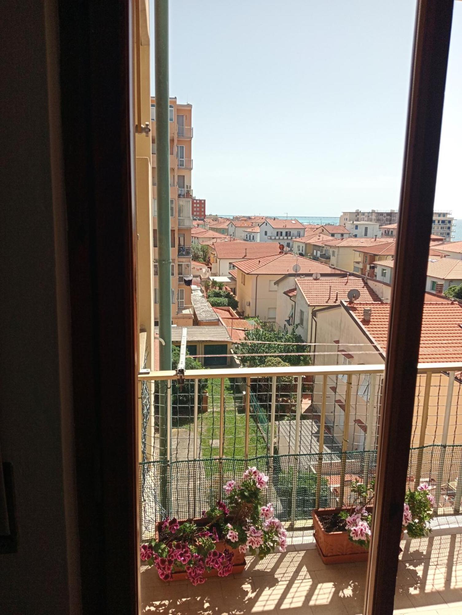 Appartamento A 50 Mt Dal Mare Rosignano Solvay Exterior photo